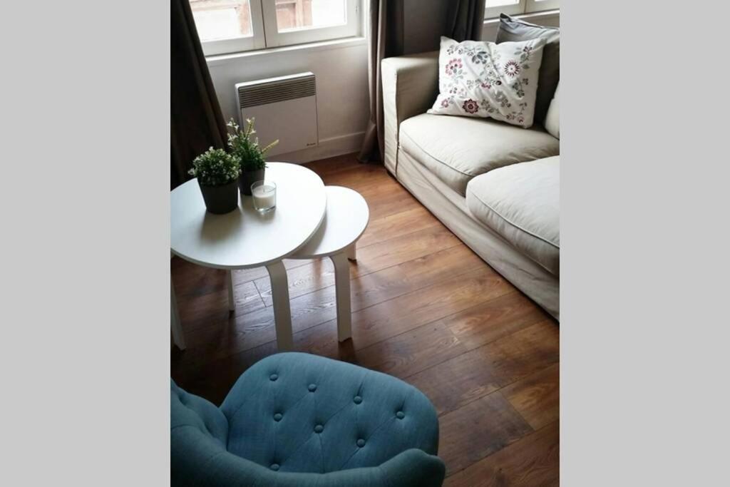 Pause Chez Julien, Lumineux Et Idealement Situe! Honfleur